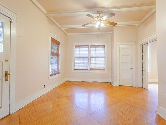 5th image of 306 N Winnetka Ave
