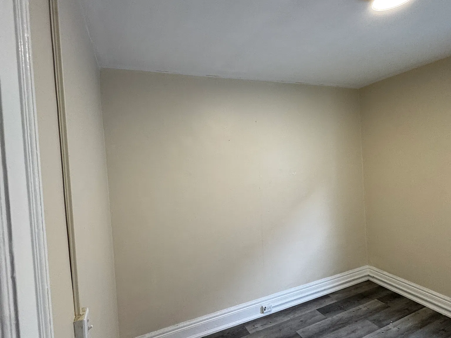 5 bed, 1300 sqft, $1,400 — Photo 4