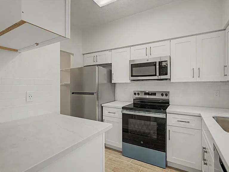 12500 Brookglade Cir #179 — Photo 10