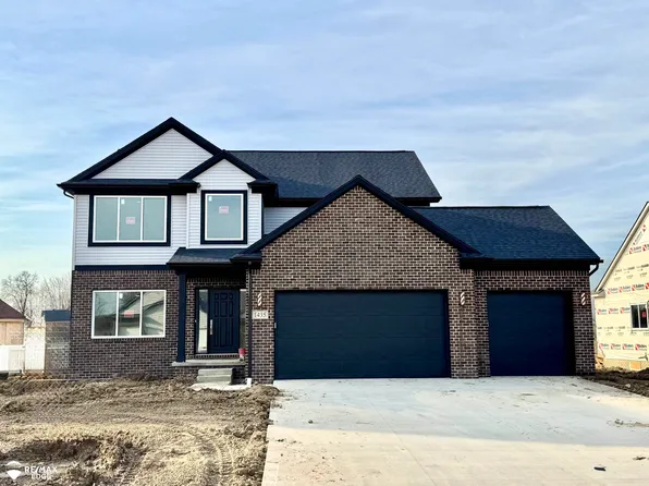 1435 Woodlake Ln, Grand Blanc, MI 48439