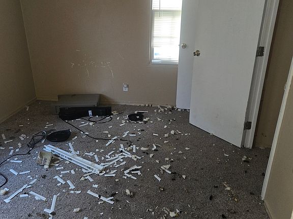 5th image of 709 Saint Paul Dr