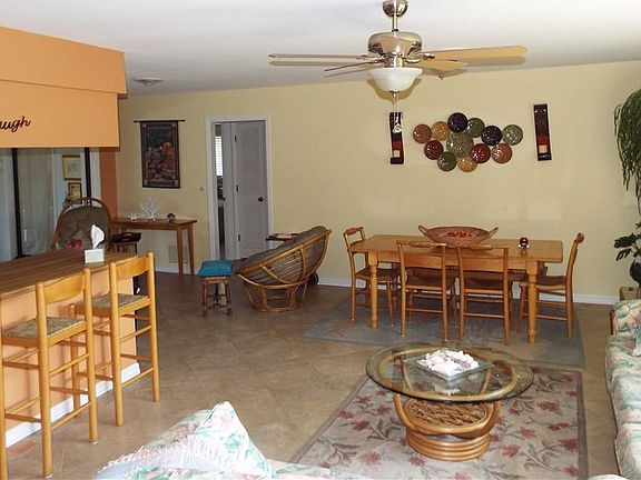 3rd image of 954 Bay Vista Blvd
