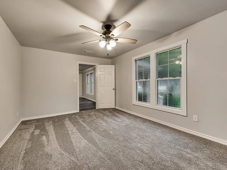 408 S Adams St — Photo 4