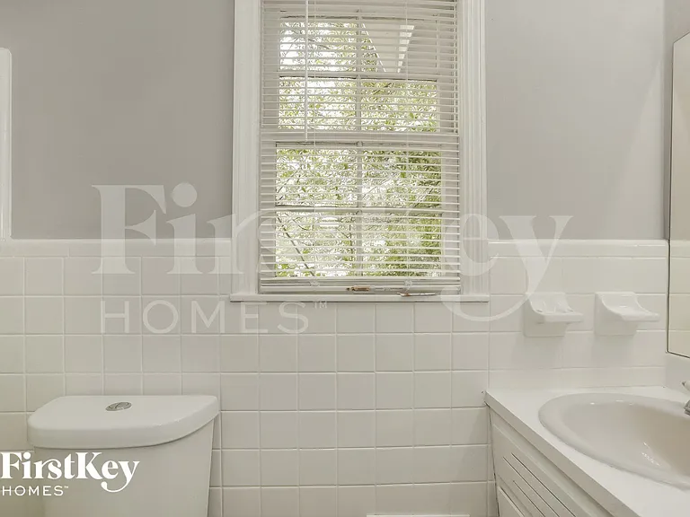 1860 Gherry Dr — Photo 10