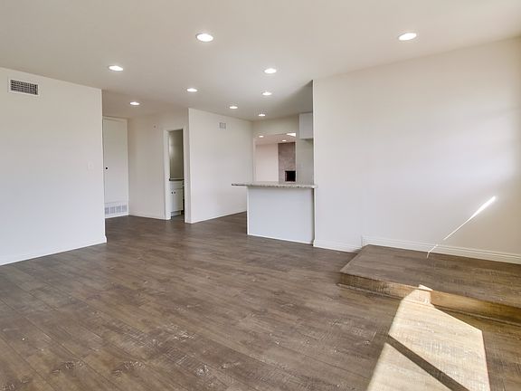 4th image of 3862 Coleman Ave