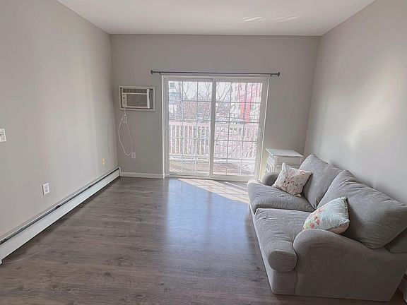 3rd image of 18 Harbor Ave APT 312
