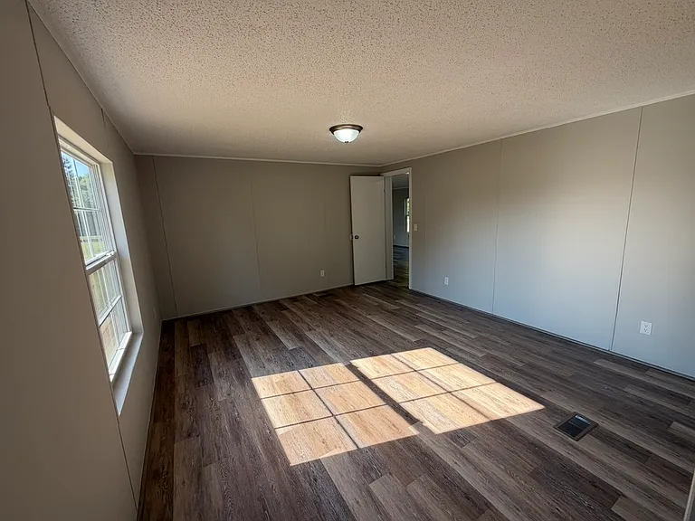 109 Corn Rd — Photo 21