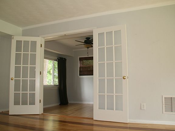 5th image of 517 Hornell Ln