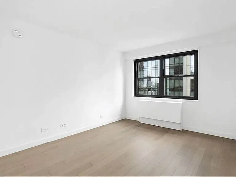222 E 39th St #22A — Photo 4