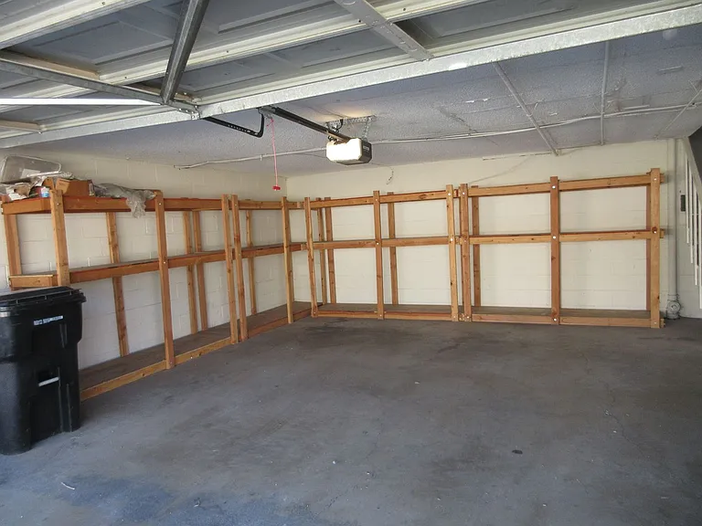 8865 Independence Ave #26 — Photo 30