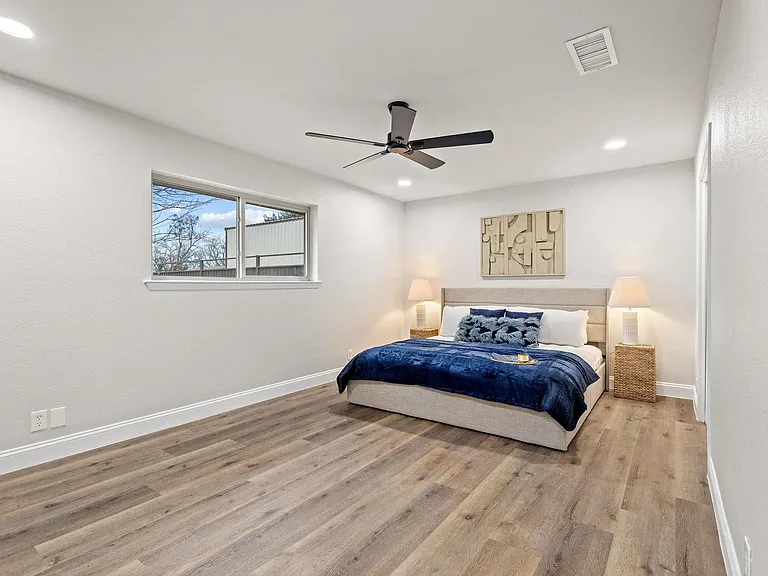 3327 Carriage Cir — Photo 28