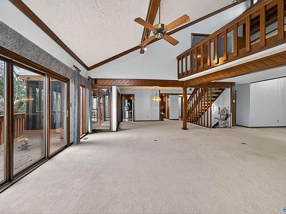 4th image of 161 Stoneway Trl
