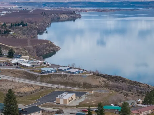 8 Us Highway 97, Brewster, WA