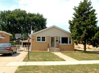8216 Mayfield Ave, Burbank, IL