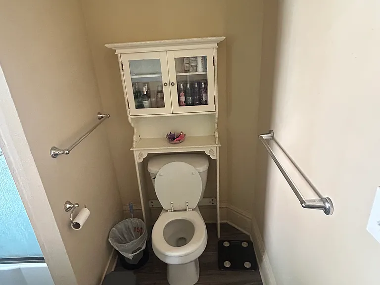 658 Douglas St NW — Photo 5