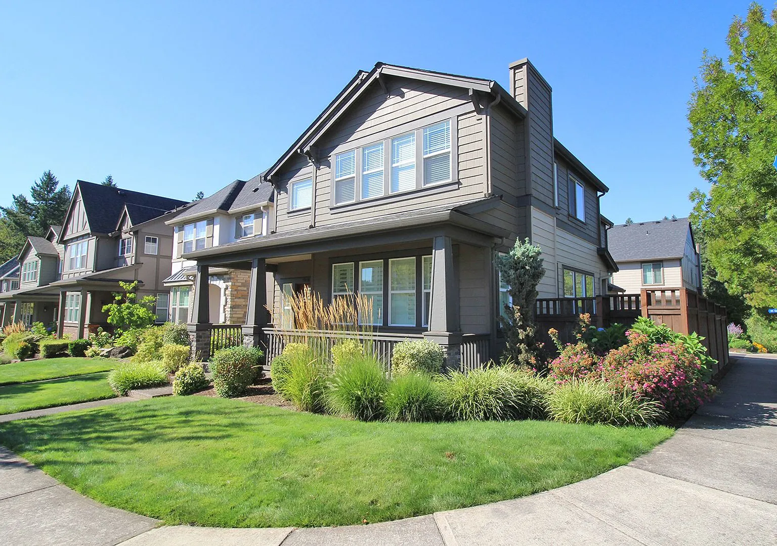 Craftsman-Style 4 Bedroom Family Home in Sherwood — Photo 4
