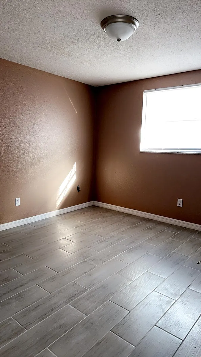 Building Photo - 611 Dogwood Ct