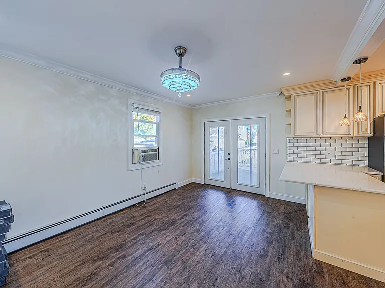 8-35 Lake St #1 — Photo 7