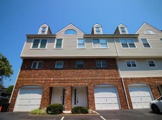 150 Prospect St APT 15, Greenwich, CT 06830