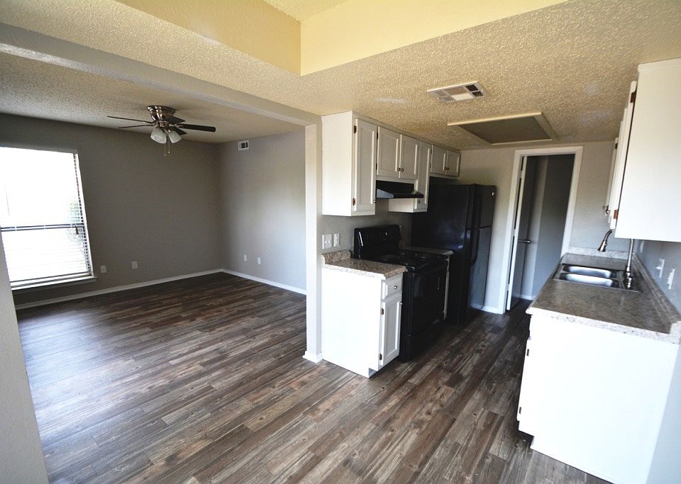 Beautiful Fully Upgraded Kitchens