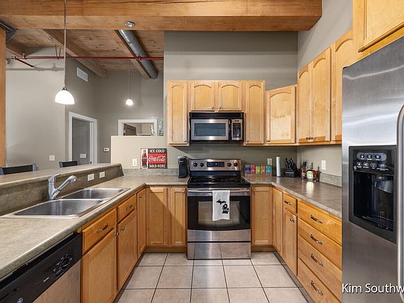 3rd image of 533 Columbia Ave APT 209