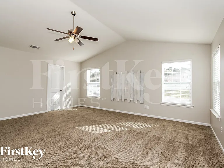 165 N Cromwell Dr — Photo 7