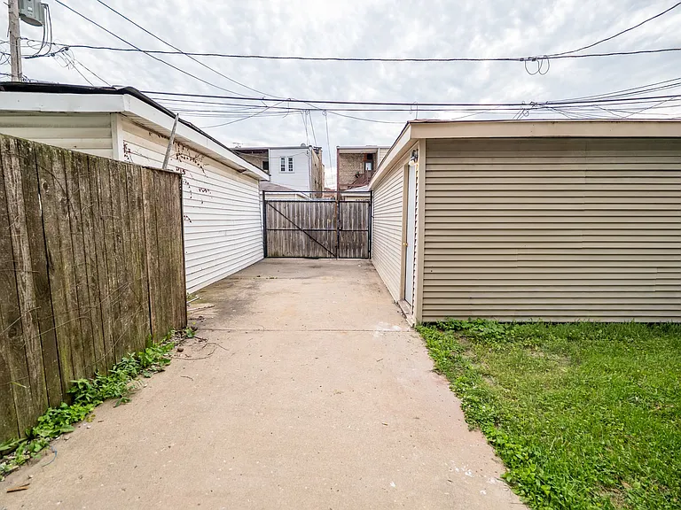 1640 N Linder Ave #2 — Photo 32