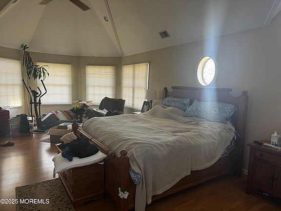 5th image of 1709 Maple St