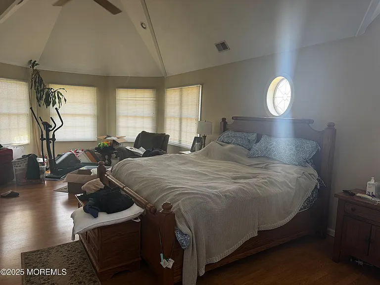 1709 Maple St — Photo 5