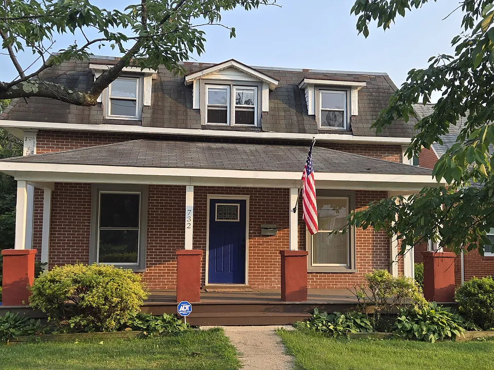 732 Thayer Ave