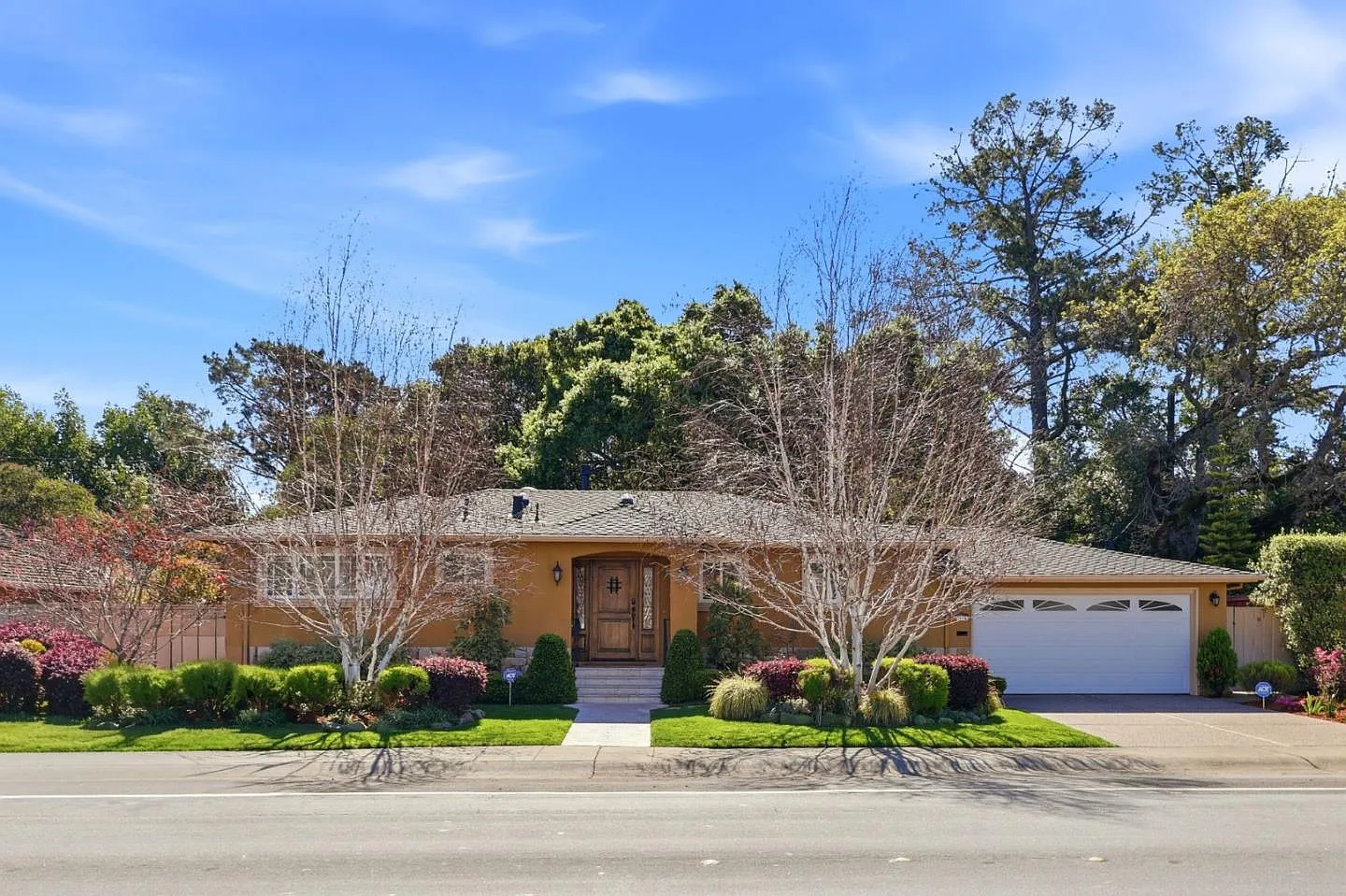 311 W Hillsdale Blvd photo 1