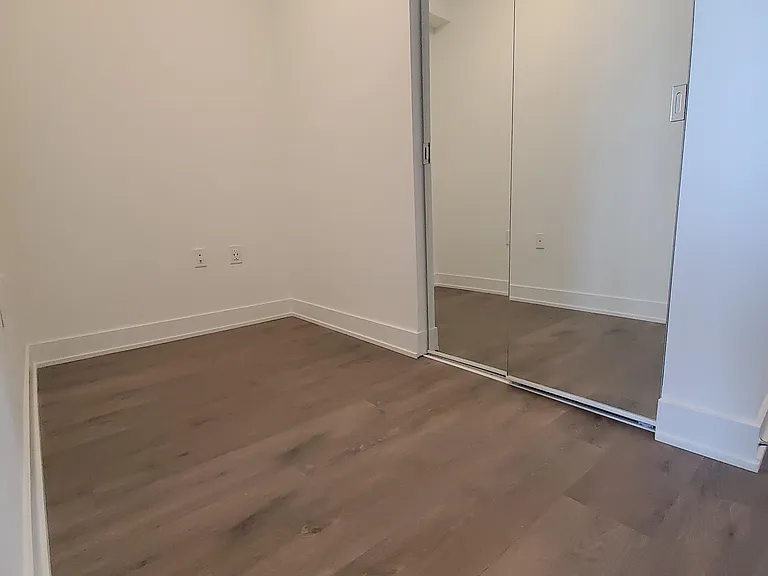 575 Bloor St E #2905 — Photo 4