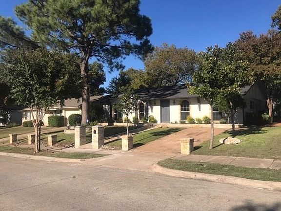 3rd image of 3934 University Dr