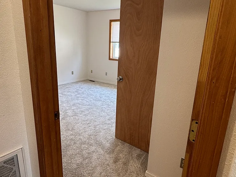 1627 Poplar St #1 — Photo 12
