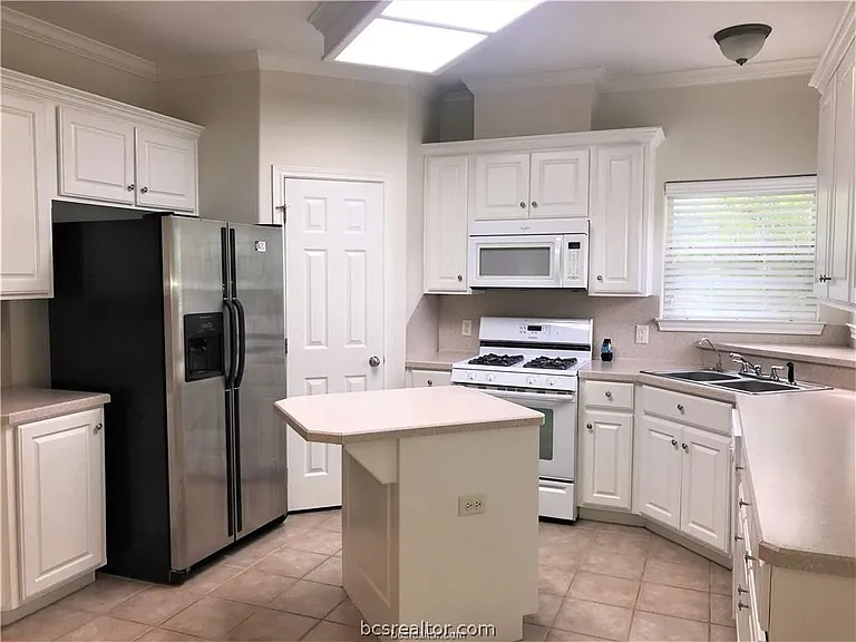 3754 Essen Loop — Photo 5