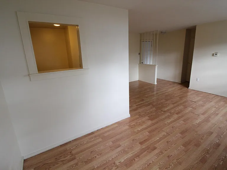 33 Burnside Ave #A8 — Photo 4