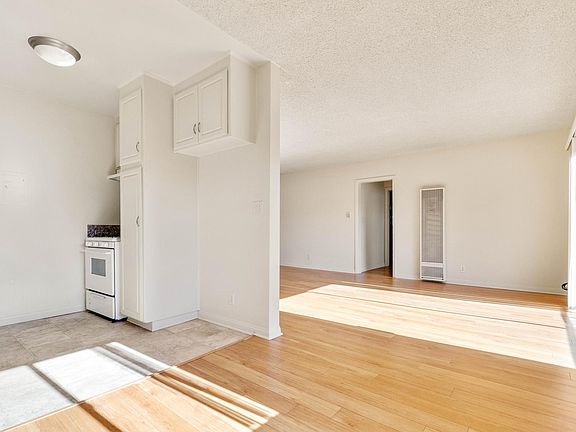 2nd image of 5025 Coldwater Canyon Ave APT 22