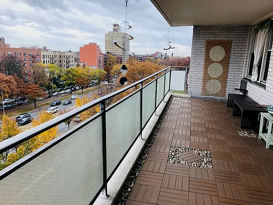 Sold by Compass | media 1