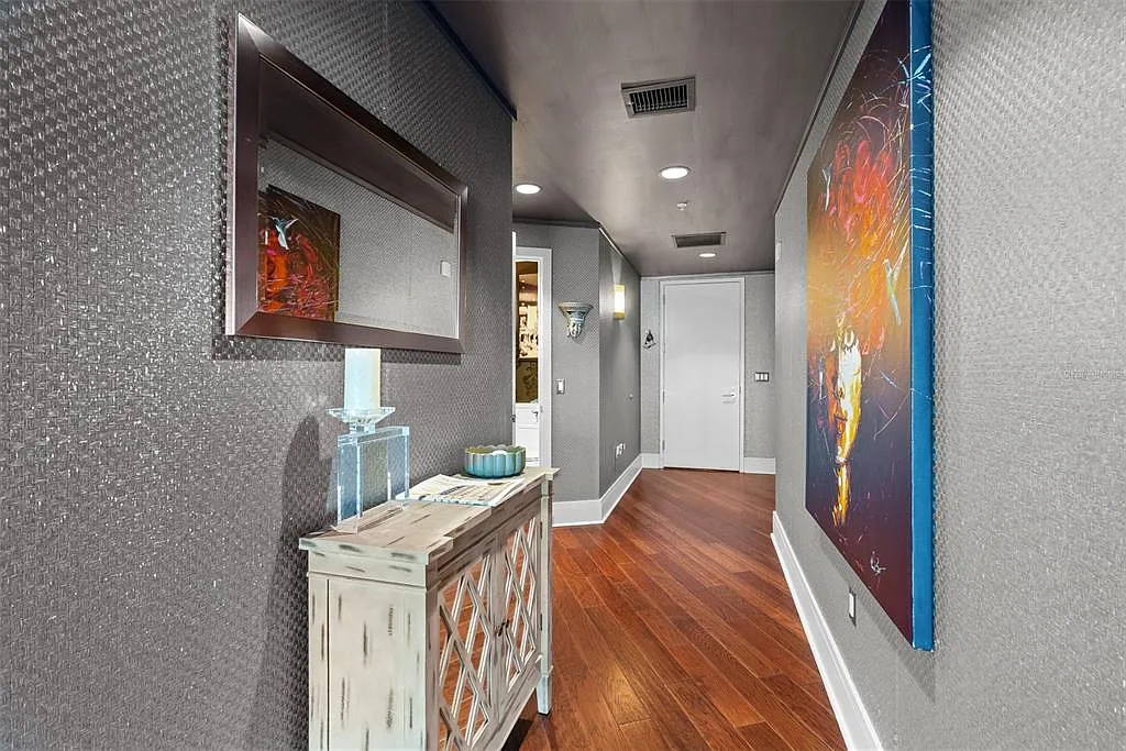 2 bed, 2.5 bath, 2000 sqft, $5,200 — Photo 4