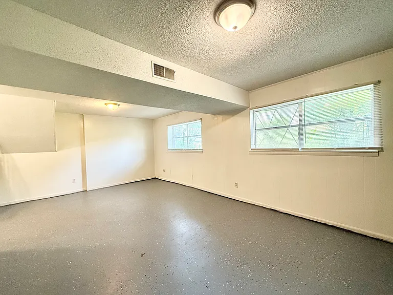 540 Harlem Ave — Photo 13