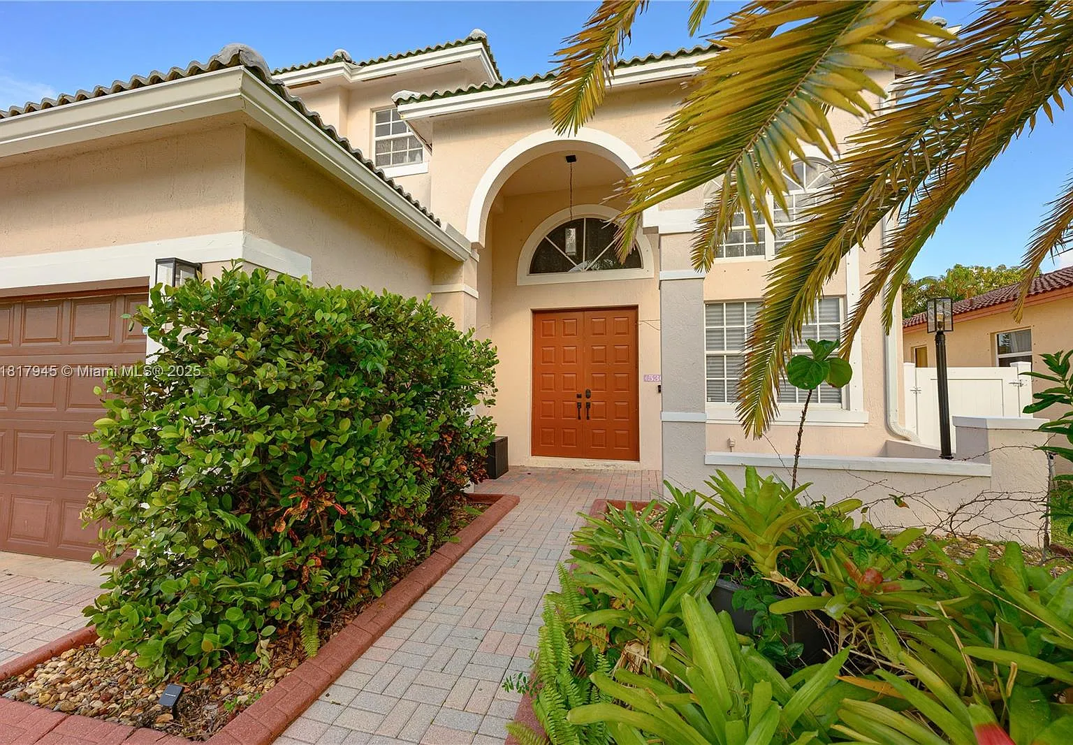 3 bed, 2037 sqft, $4,500 — Photo 2