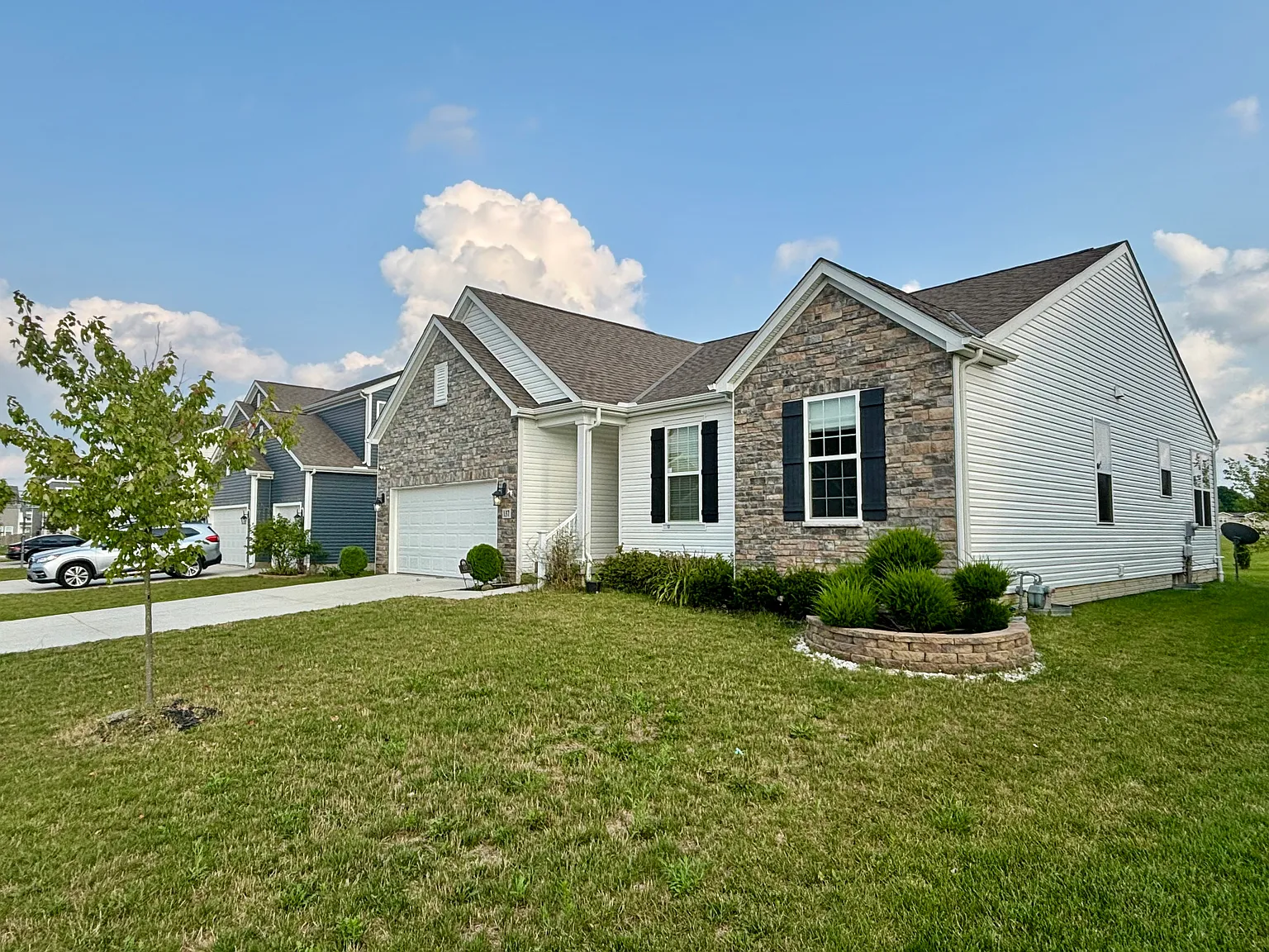 3 bed, 1858 sqft, $2,500 — Photo 1