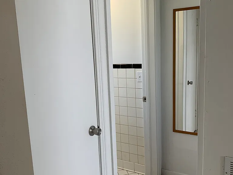 4220 Woodmere St #4220 — Photo 8