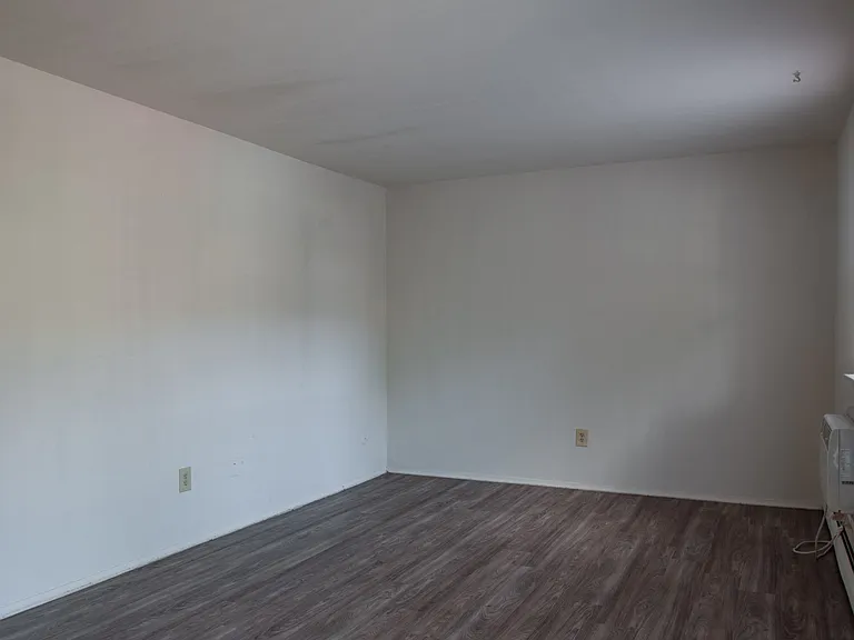 Pennsbury Court Apartments — Photo 6
