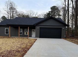 2328 Summerlin St, Winston Salem, NC 27103