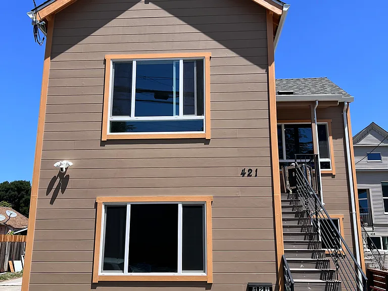 421 Central Ave — Photo 2