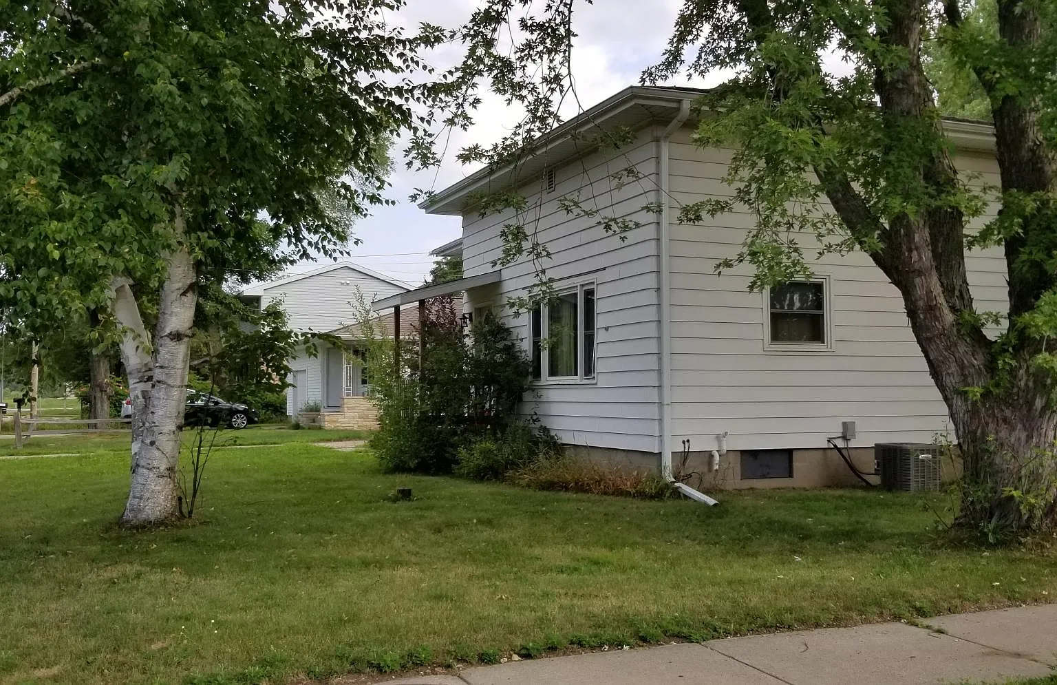 475 Clayton Ave — Photo 4