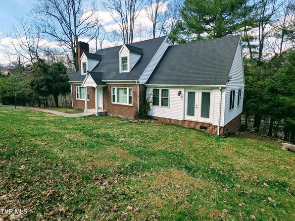 177 Happy Valley Dr, Clintwood, VA 24228