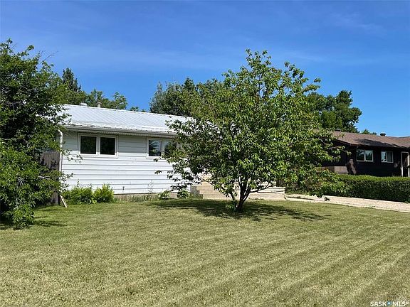 2nd image of 84 Rosefield Dr