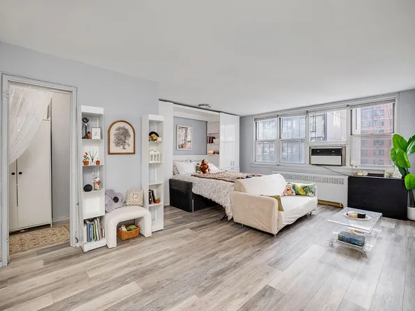 240 E 35th St APT 10J, New York, NY 10016